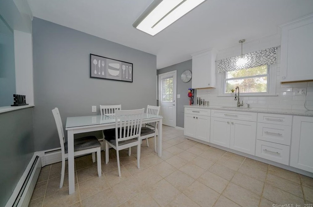 97 Alps Dr, Hartford CT 06108-1402 exterior