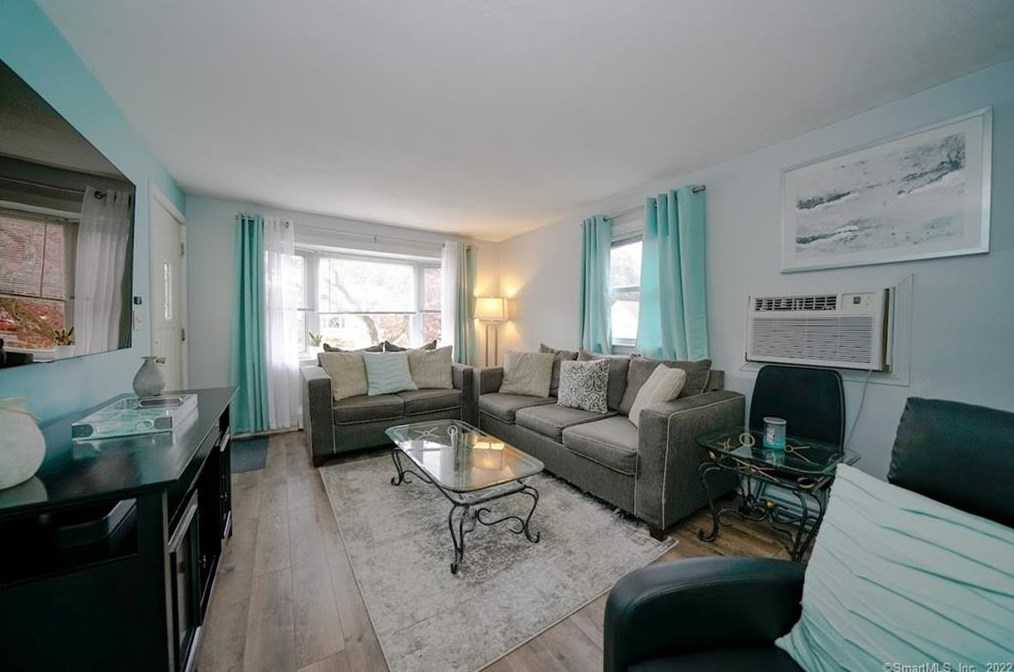 97 Alps Dr, Hartford CT 06108-1402 exterior