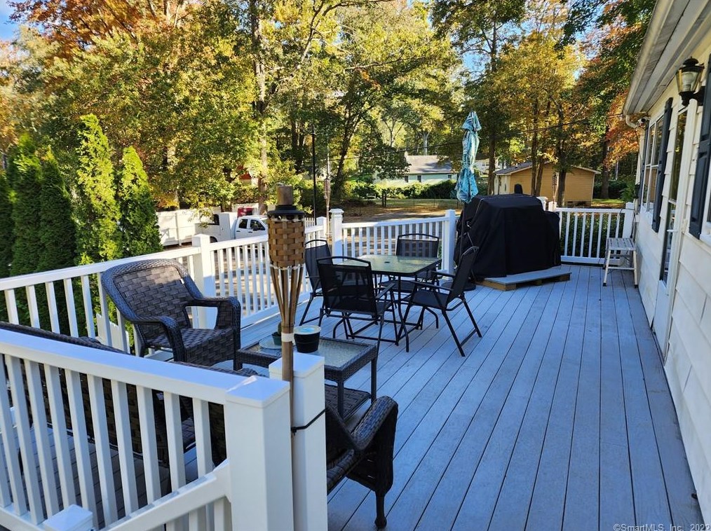 92 Cow Hill Rd, Clinton CT  06413-1342 exterior