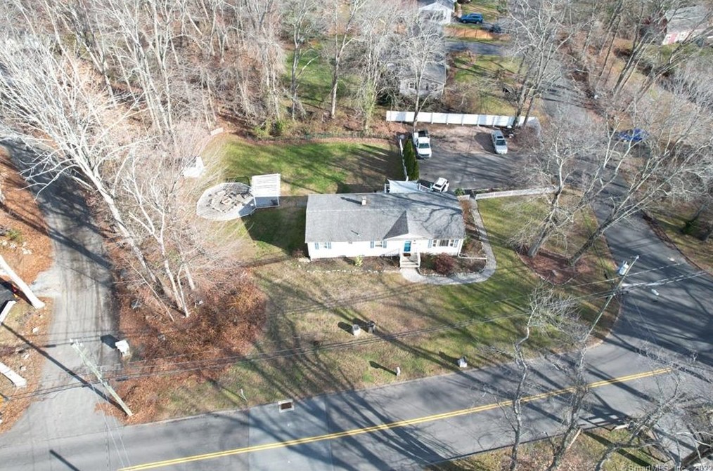 92 Cow Hill Rd, Clinton CT  06413-1342 exterior