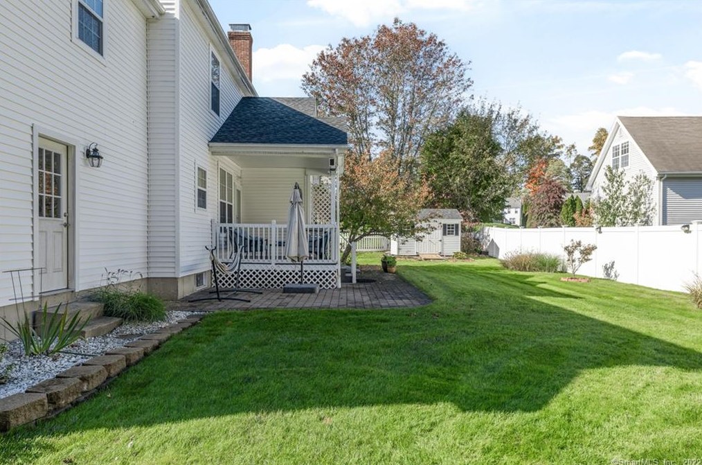 32 Chesterwood Ct, Cheshire, CT 06410