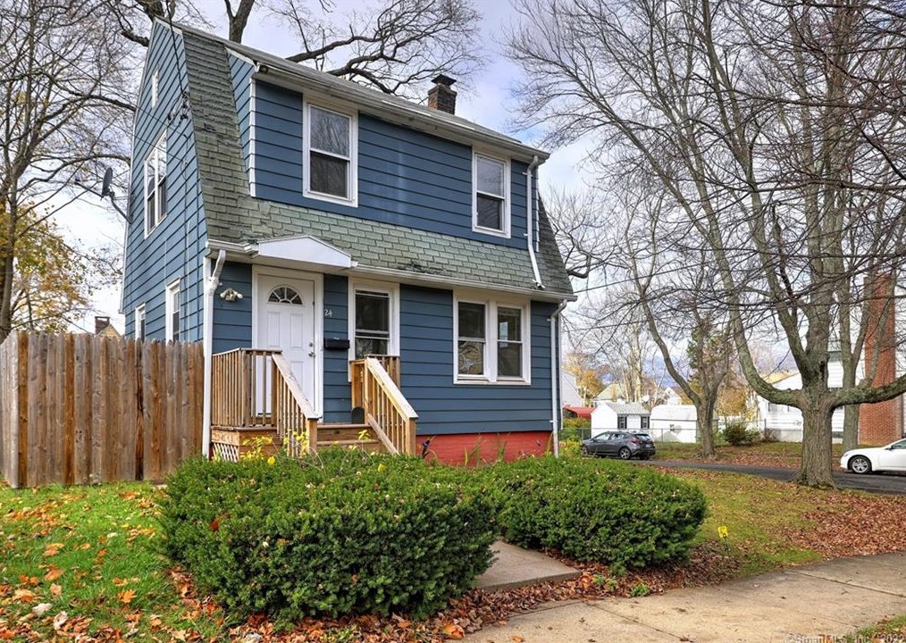 24 Benton St, New Haven CT  06515-1630 exterior