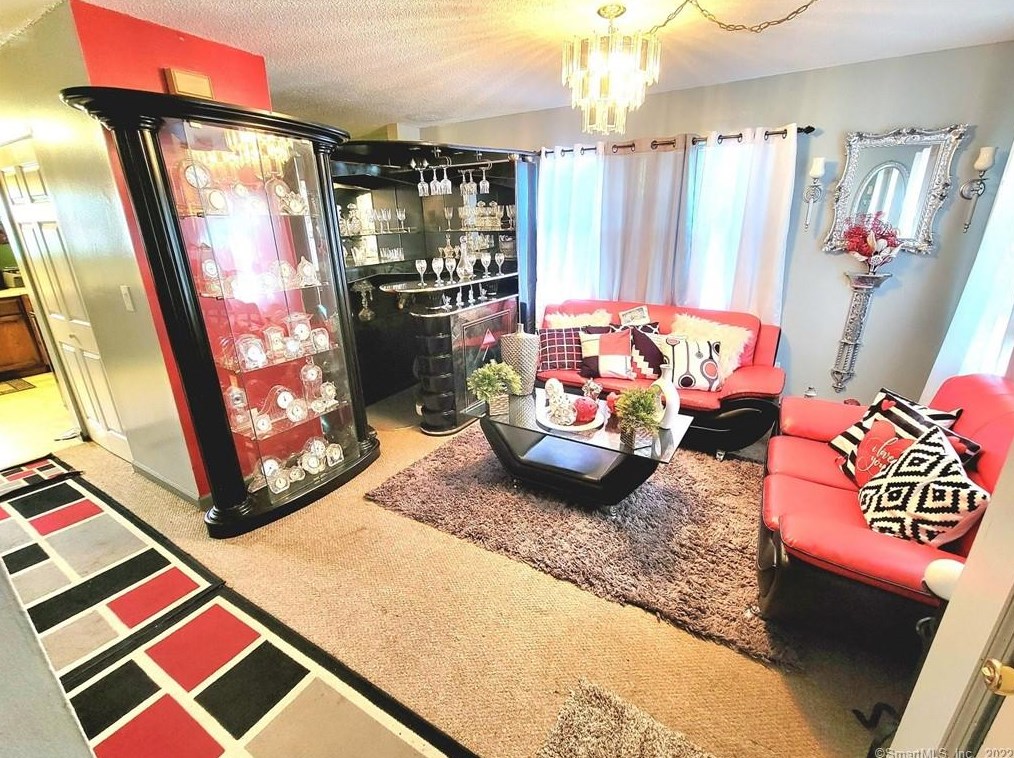 270 Bellevue St, Hartford CT 06120-2403 exterior