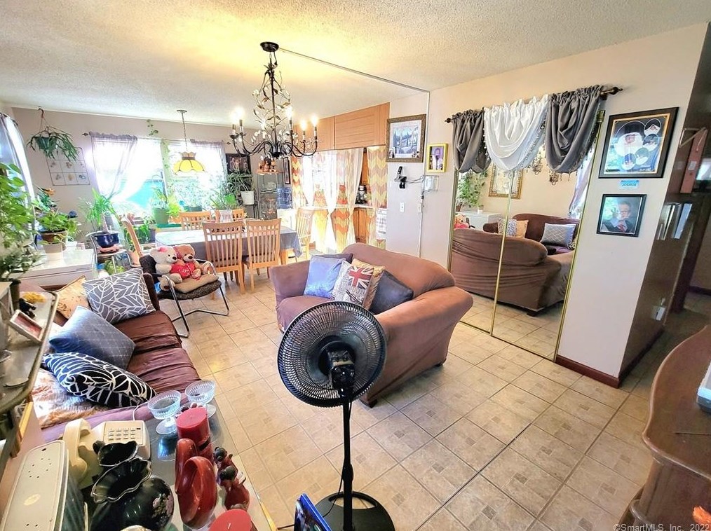 270 Bellevue St, Hartford CT 06120-2403 exterior