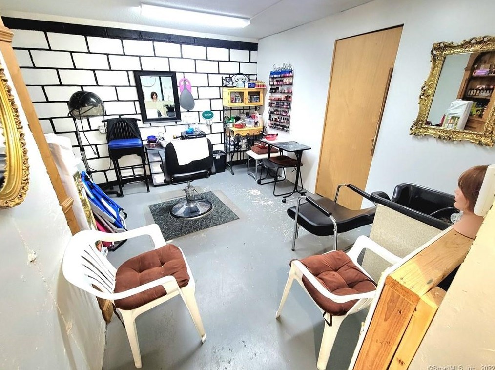 270 Bellevue St, Hartford CT 06120-2403 exterior