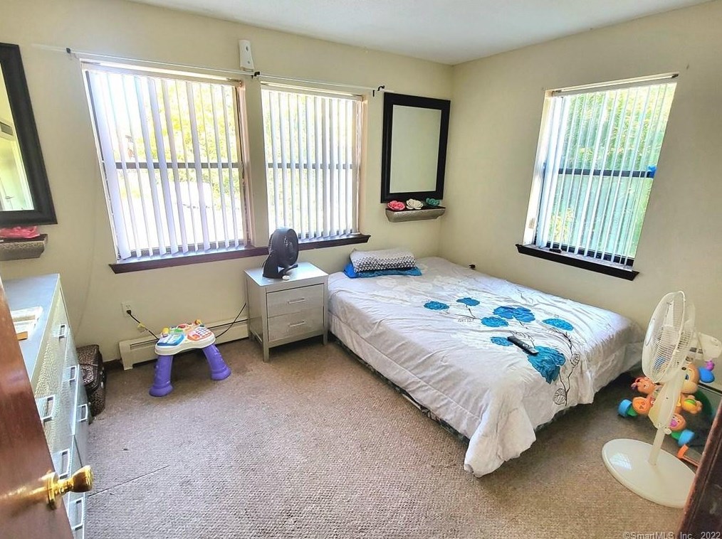 270 Bellevue St, Hartford CT 06120-2403 exterior