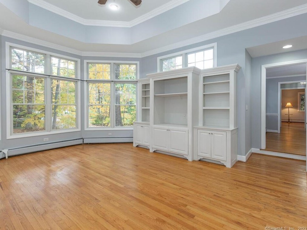 111 Tamara Cir, Avon CT 06001-2254 exterior