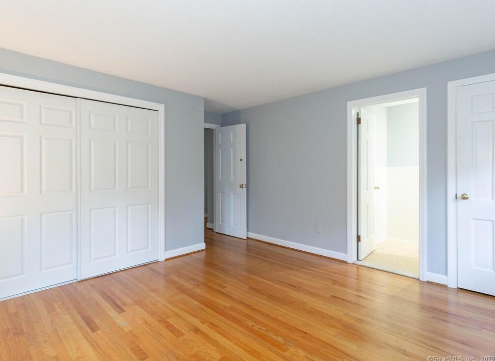 111 Tamara Cir, Avon CT 06001-2254 exterior