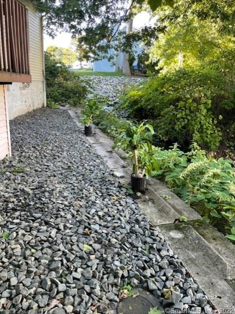 11 Lk Ave, New Haven CT 06516-4812 exterior