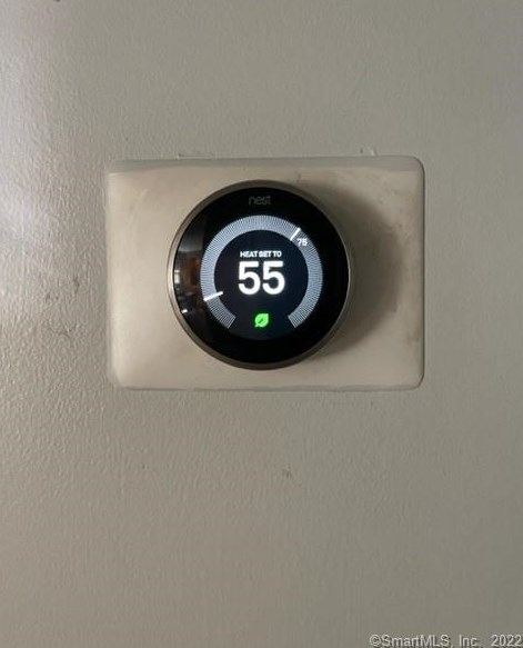 11 Lk Ave, New Haven CT 06516-4812 exterior