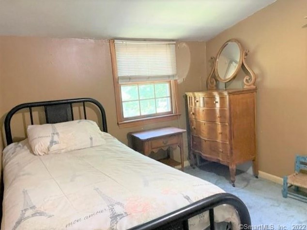 11 Lk Ave, New Haven CT 06516-4812 exterior