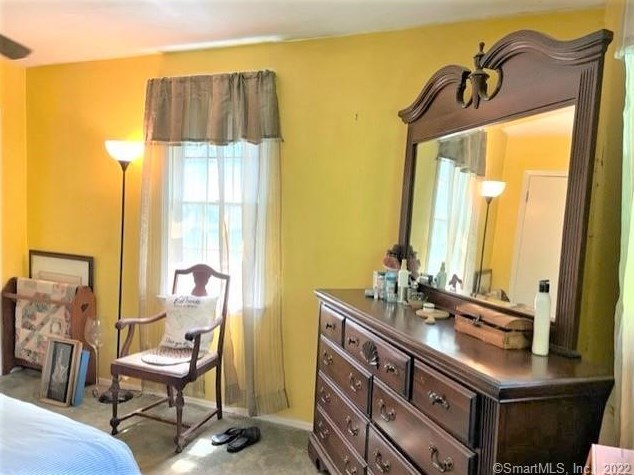 11 Lk Ave, New Haven CT 06516-4812 exterior