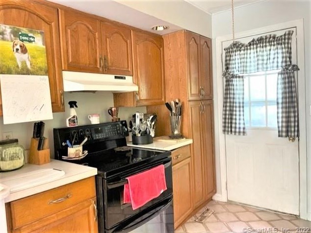 11 Lk Ave, New Haven CT 06516-4812 exterior