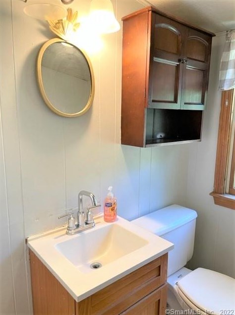 11 Lk Ave, New Haven CT 06516-4812 exterior