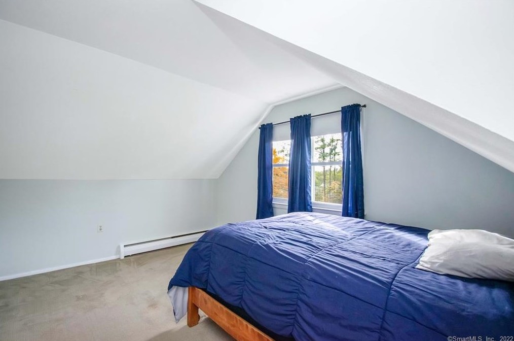 323 Vernon Ave, Vernon CT 06066-4321 exterior