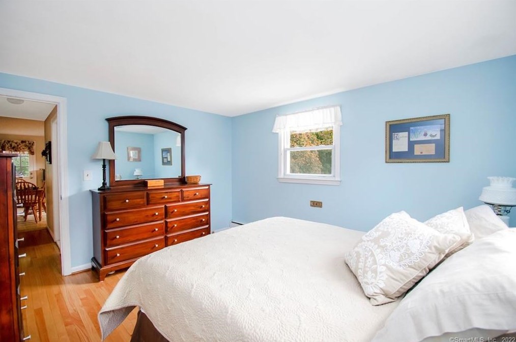 323 Vernon Ave, Vernon CT 06066-4321 exterior