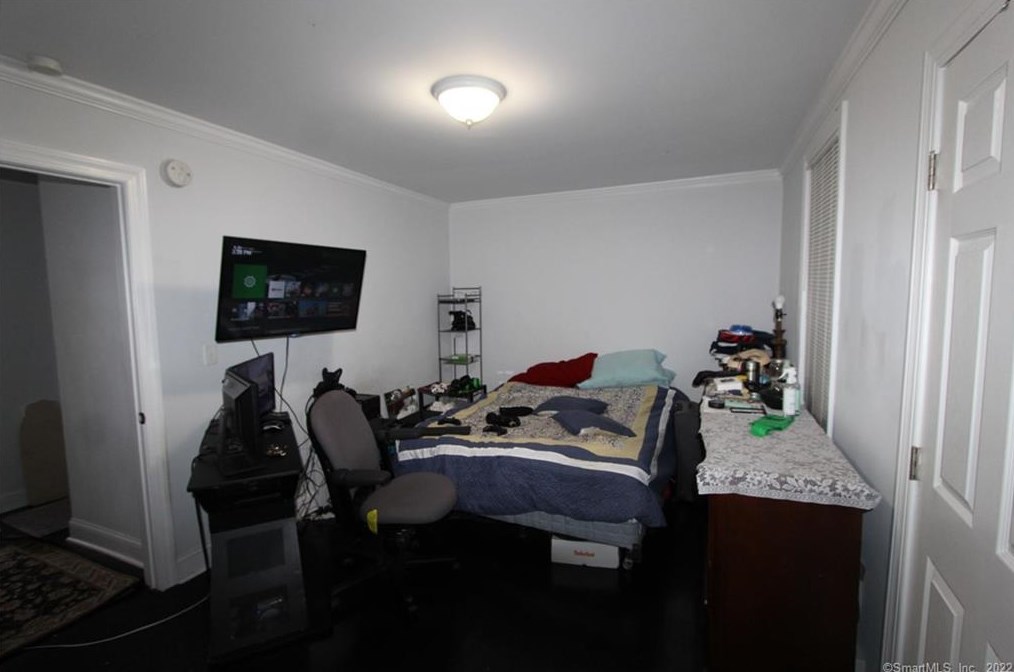 90 Harold St, Hartford CT  06112-1253 exterior