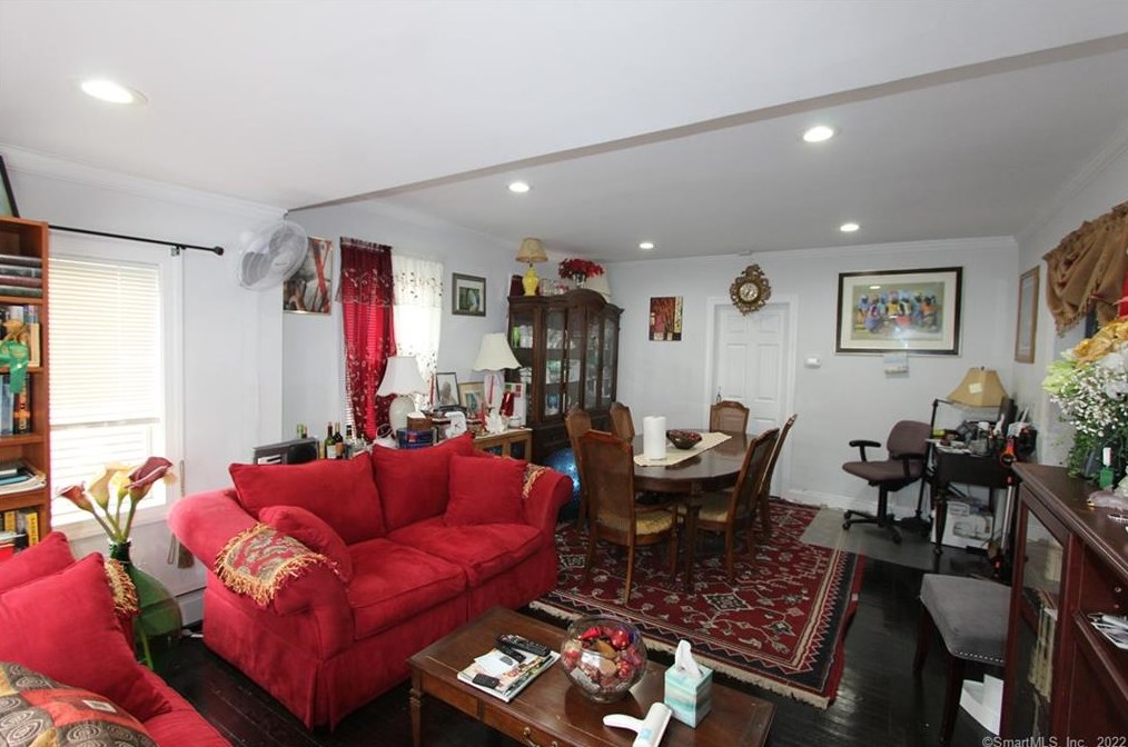 90 Harold St, Hartford CT  06112-1253 exterior