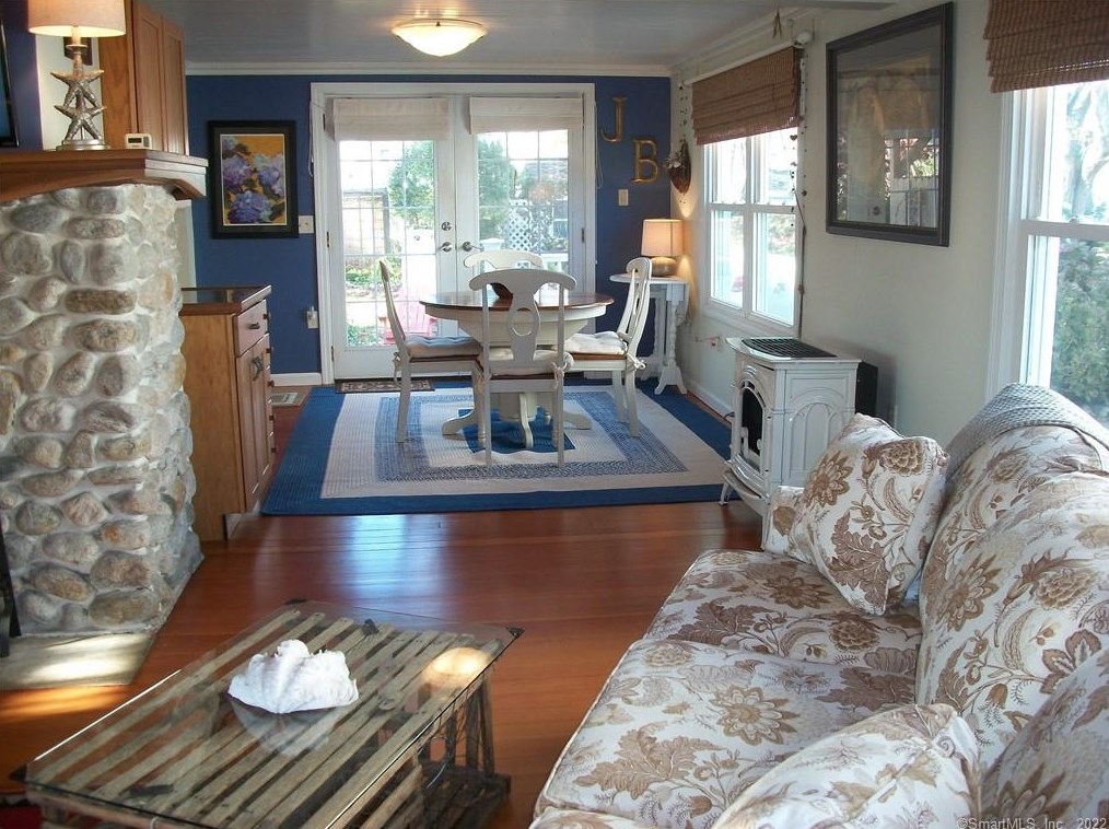 13 Billow Rd, Fenwick CT  06475-2705 exterior