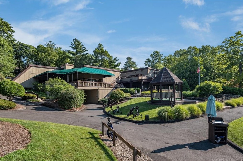 149 Mallard Dr, Avon CT 06001-4544 exterior