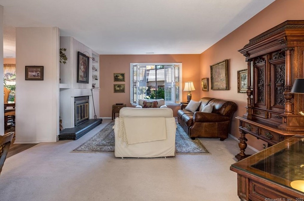 149 Mallard Dr, Avon CT 06001-4544 exterior