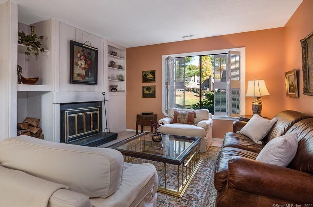 149 Mallard Dr, Avon CT 06001-4544 exterior