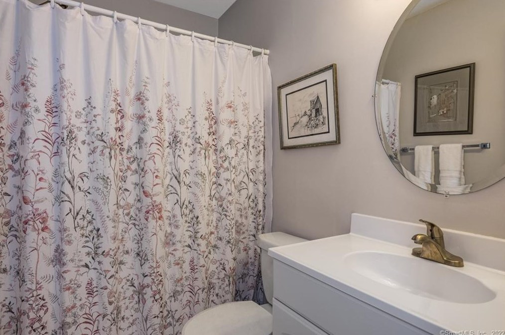 149 Mallard Dr, Avon CT 06001-4544 exterior