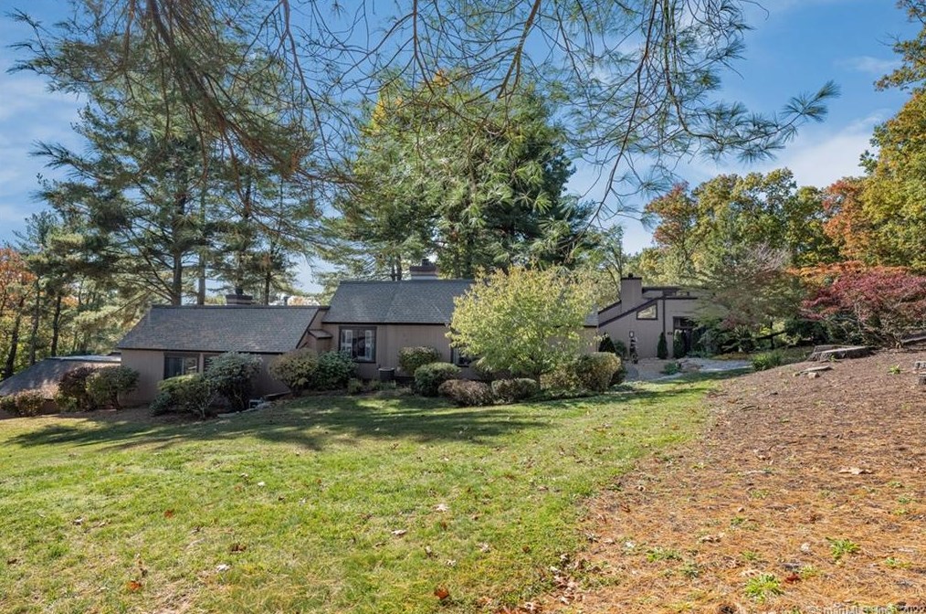 149 Mallard Dr, Avon CT 06001-4544 exterior