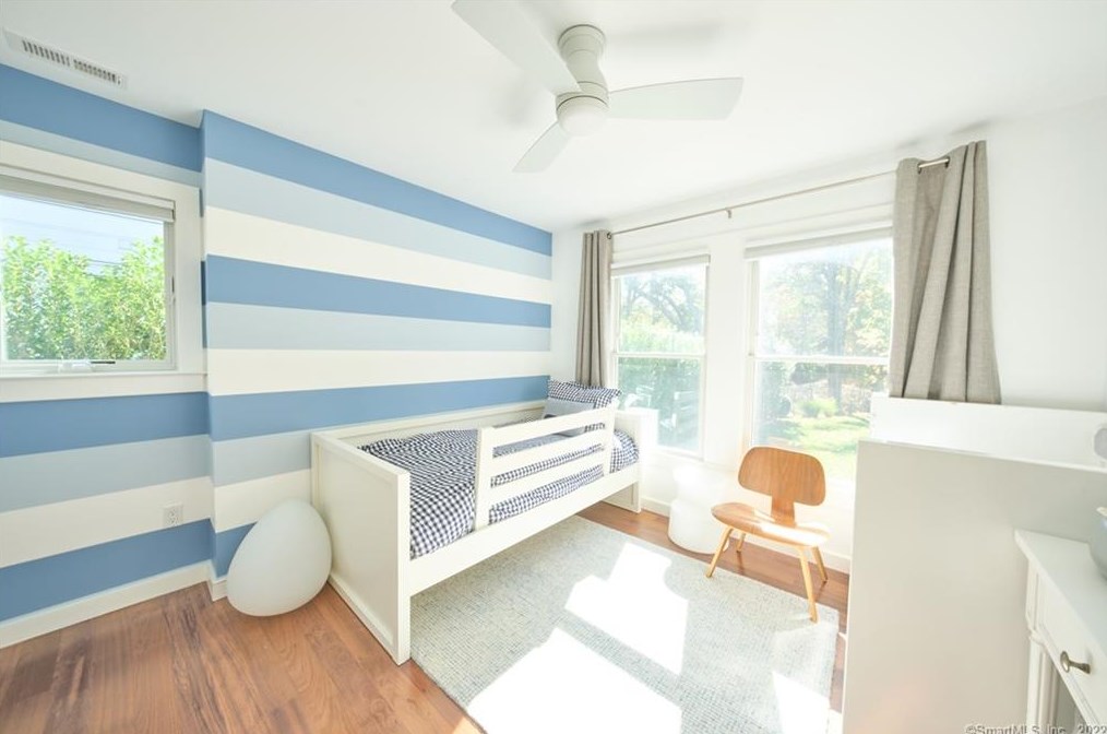 20 Baker Ave, Westport CT 06880-5004 exterior