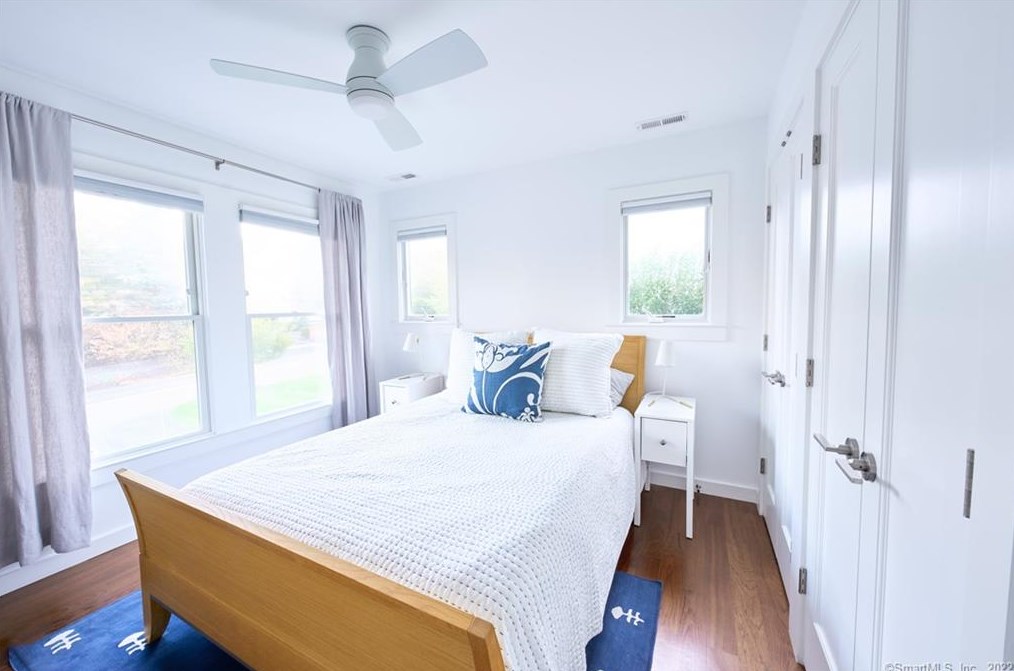 20 Baker Ave, Westport CT 06880-5004 exterior