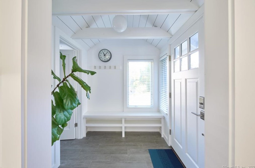 20 Baker Ave, Westport CT 06880-5004 exterior