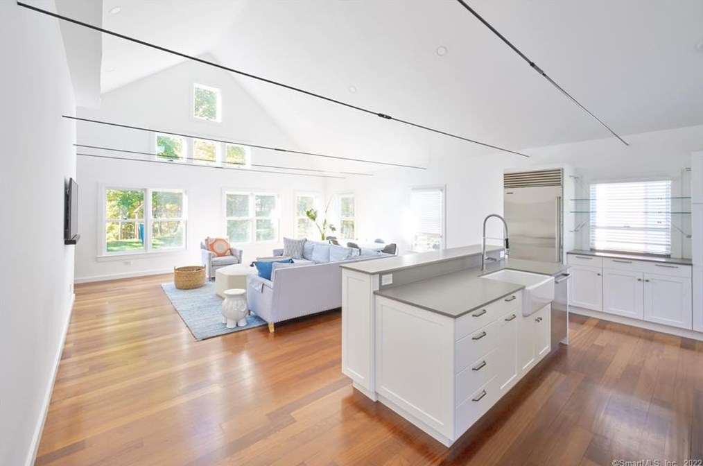 20 Baker Ave, Westport CT 06880-5004 exterior