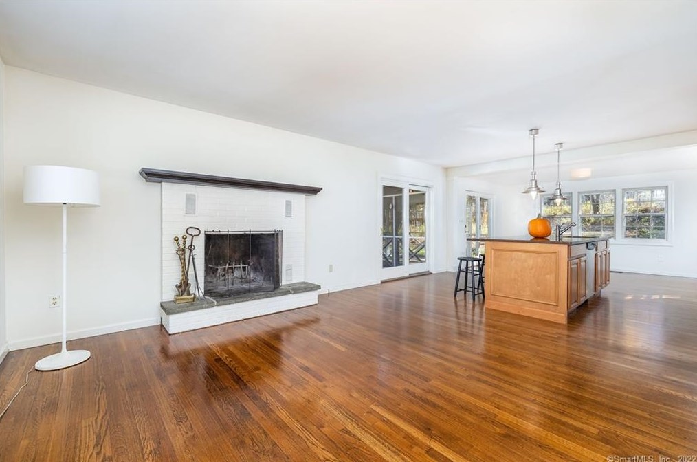 2 Ross Passway, Morris, CT 06763