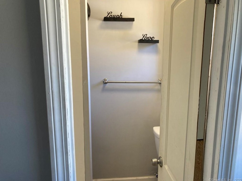 141 Bunker Ave, Meriden CT 06450-3333 exterior