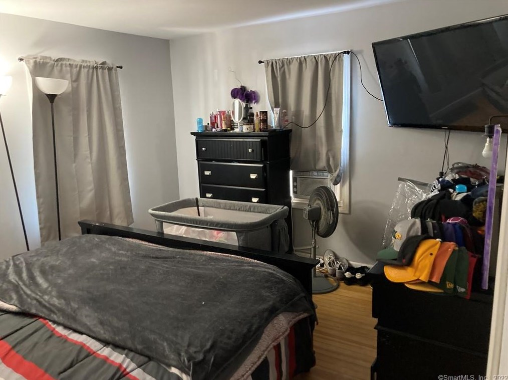 141 Bunker Ave, Meriden CT 06450-3333 exterior