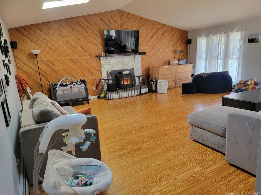 10 Mount Vernon Ave, Watertown CT  06779-2127 exterior