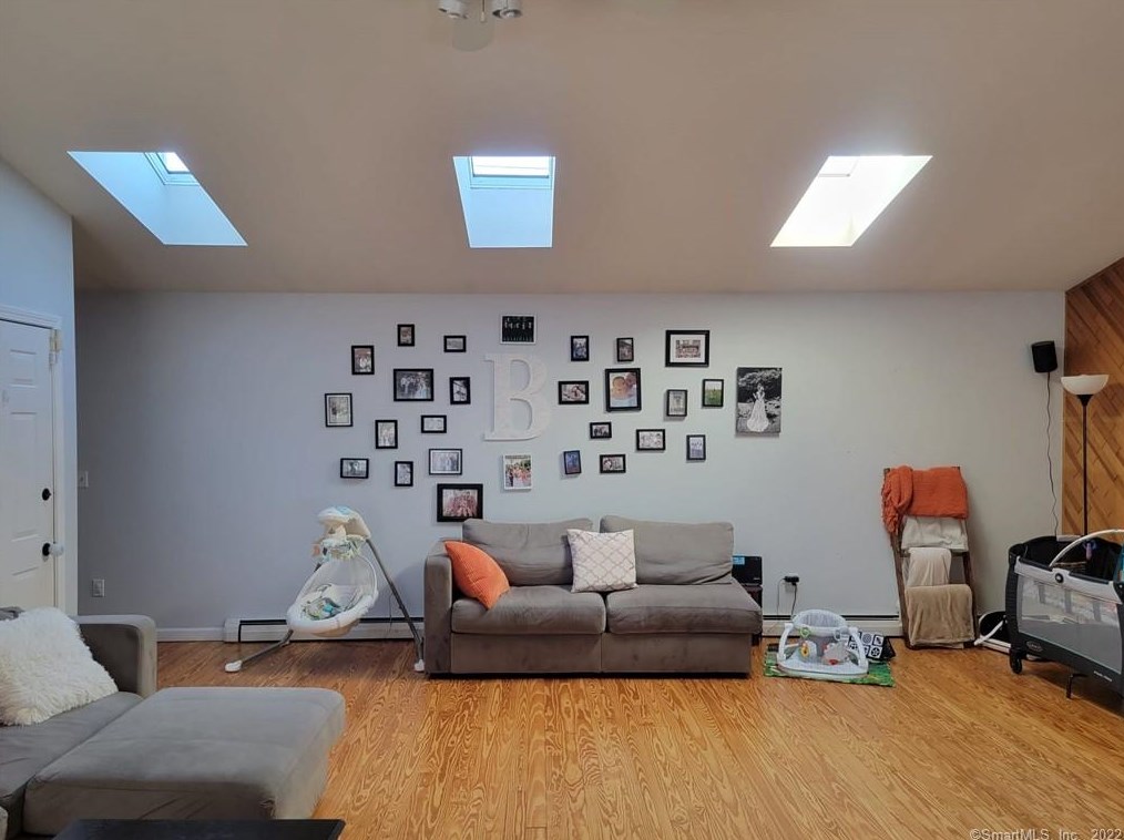 10 Mount Vernon Ave, Watertown CT  06779-2127 exterior