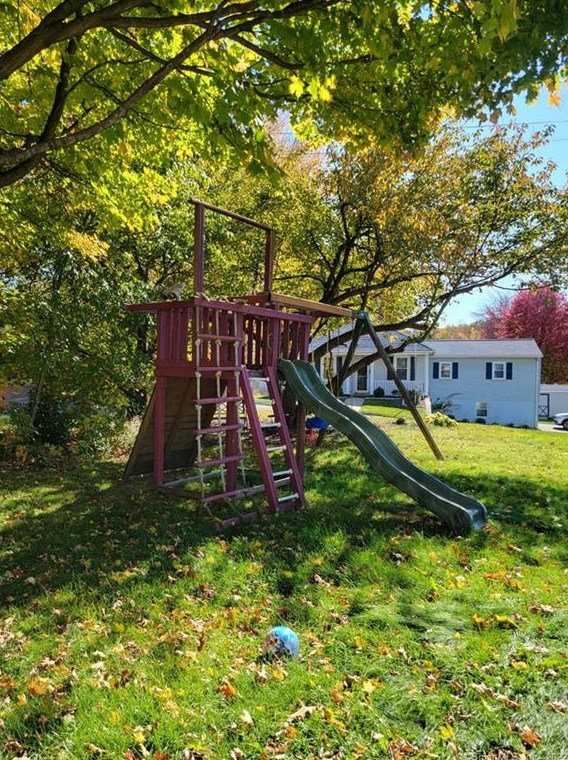 10 Mount Vernon Ave, Watertown CT  06779-2127 exterior