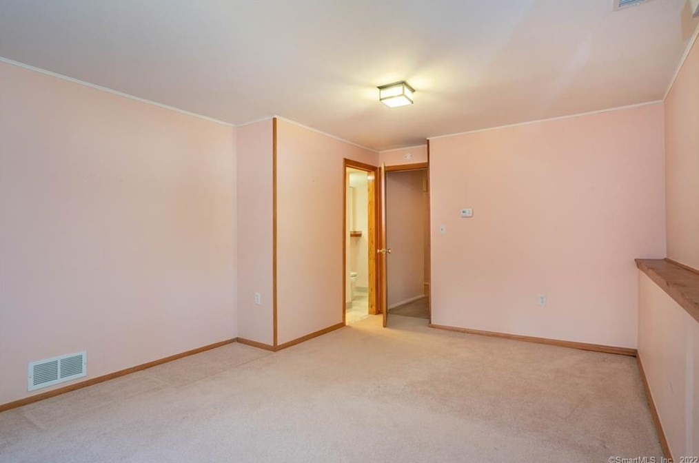 29 Cascade Rd, Hartford CT 06117-2005 exterior