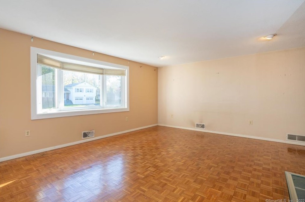 29 Cascade Rd, Hartford CT 06117-2005 exterior