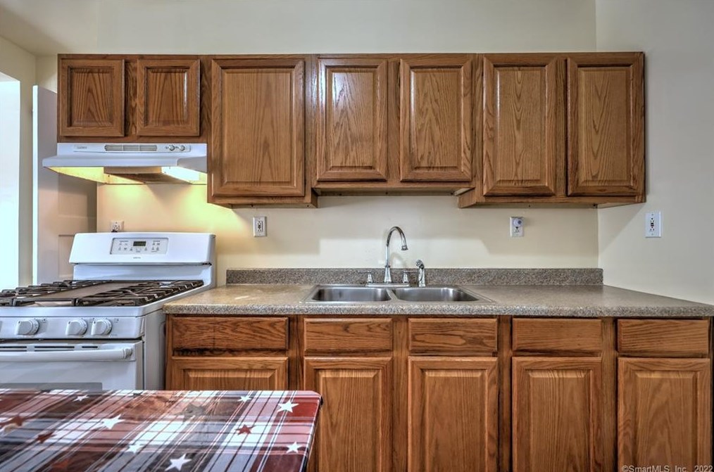 49 Osborn Ave, New Haven CT 06511-2918 exterior