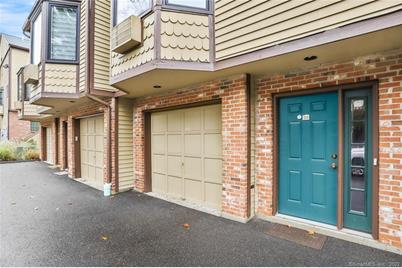 8 Oakwood Avenue #D3 - Photo 1