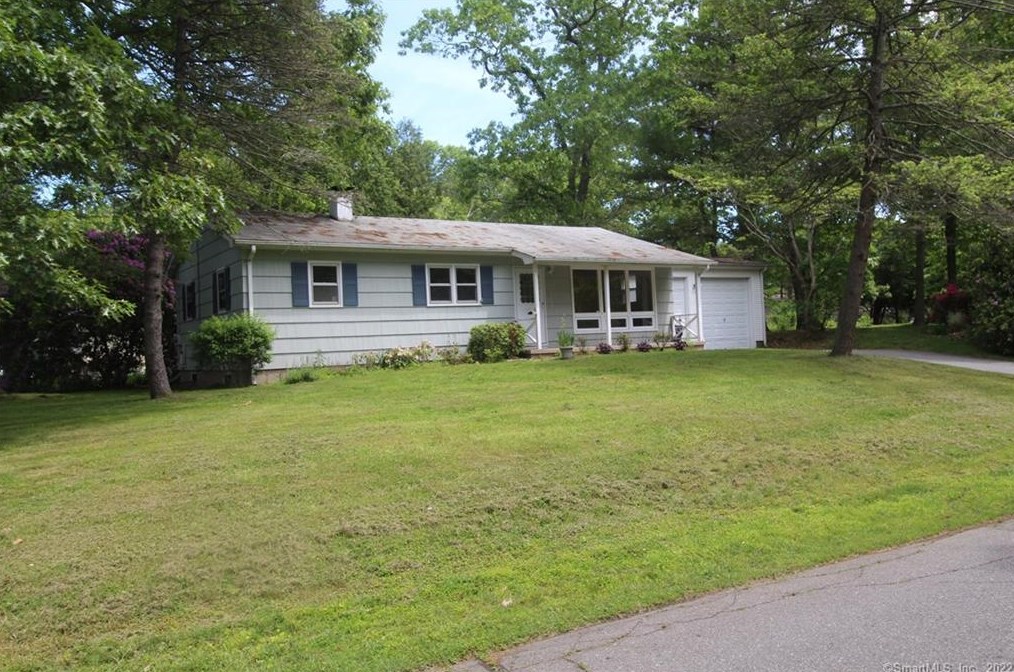 1 Cedarwood Ln, Fenwick CT  06475-2009 exterior