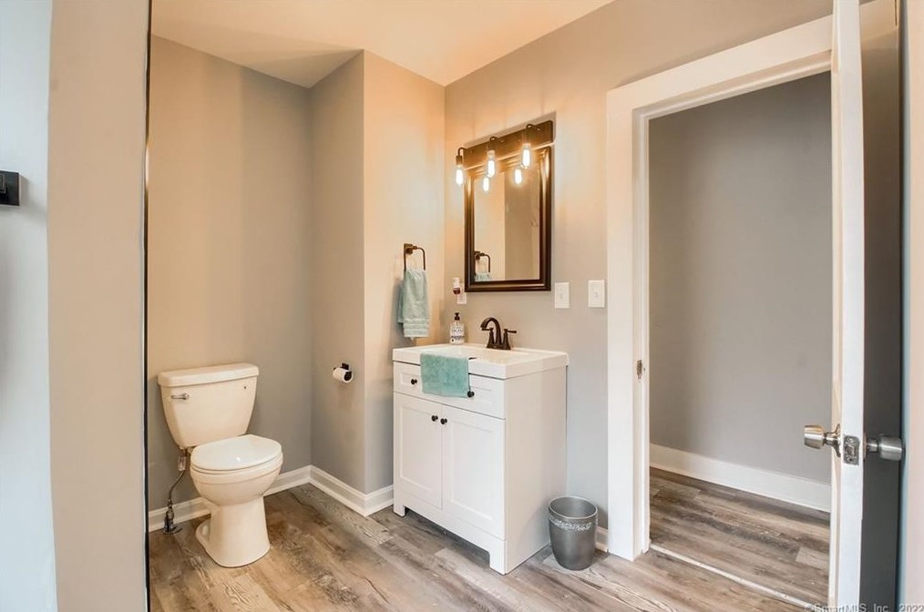 80 Park Ave, Meriden CT 06450-3314 exterior