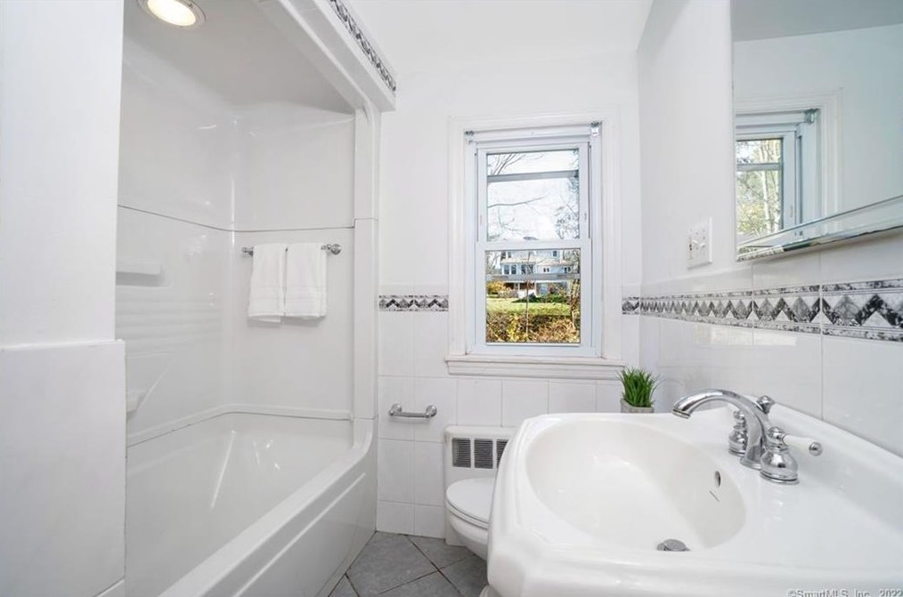 57 Vale Ave, Meriden CT 06451-2828 exterior