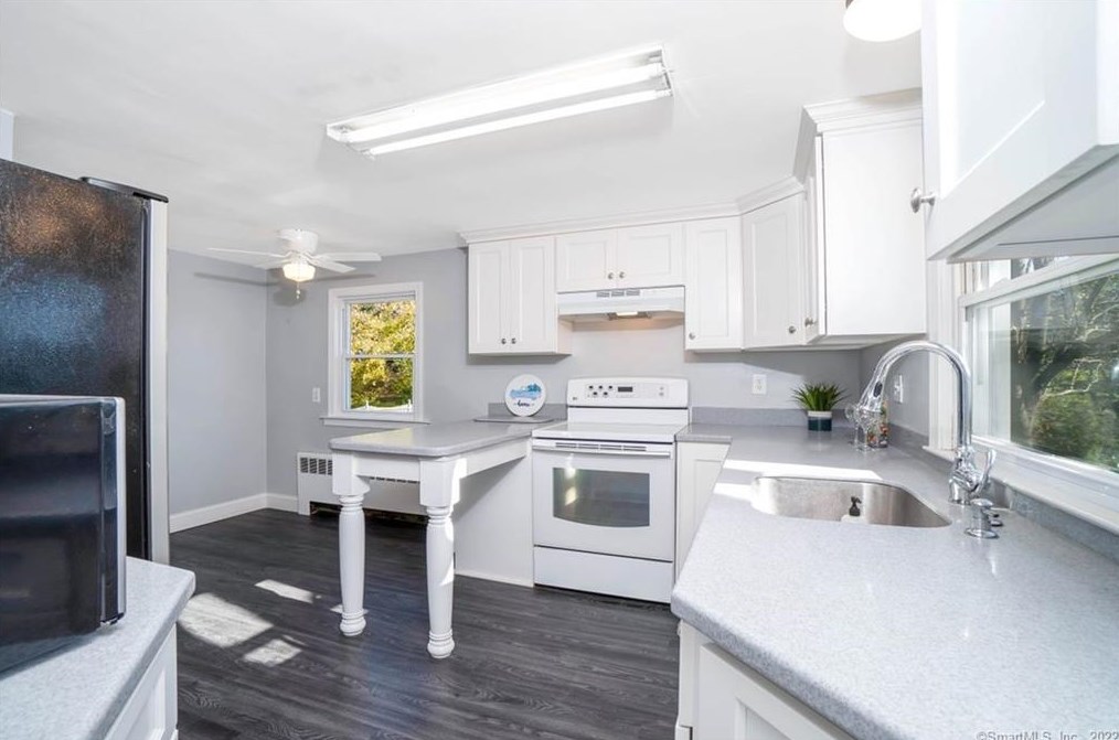 57 Vale Ave, Meriden CT 06451-2828 exterior