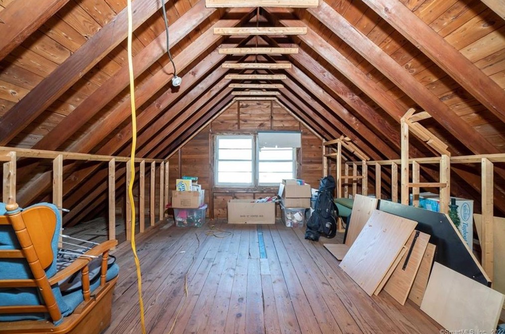 57 Vale Ave, Meriden CT 06451-2828 exterior