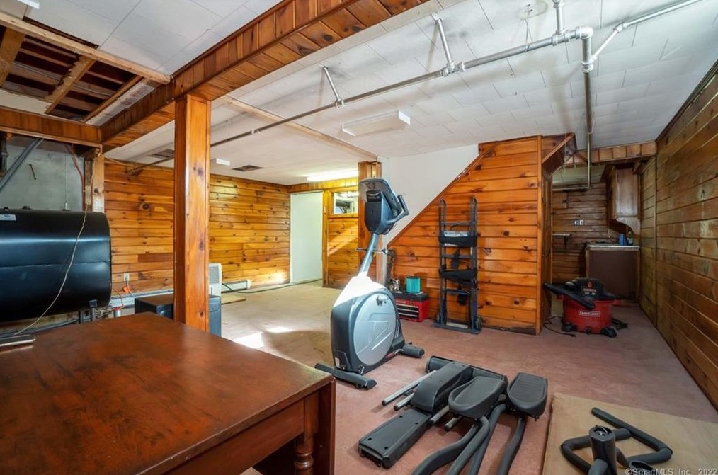 57 Vale Ave, Meriden CT 06451-2828 exterior