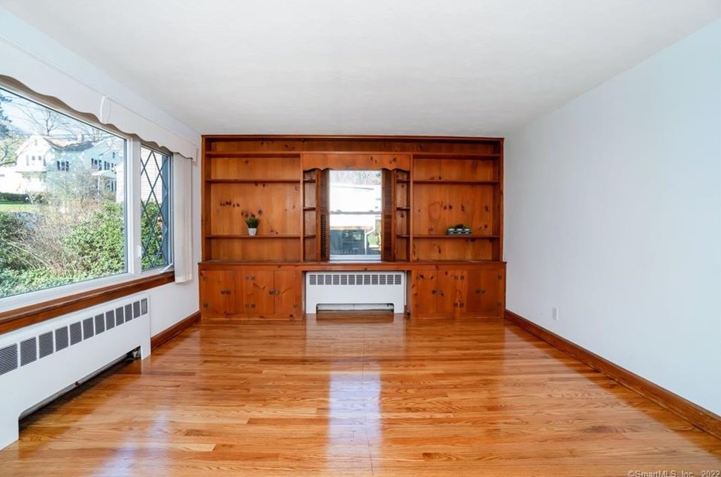 57 Vale Ave, Meriden CT 06451-2828 exterior