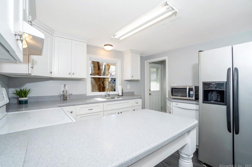 57 Vale Ave, Meriden CT 06451-2828 exterior